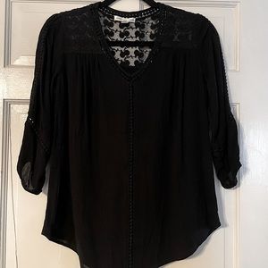 JOHNPAULRICHARD
Raelinn Crochet Detail Top